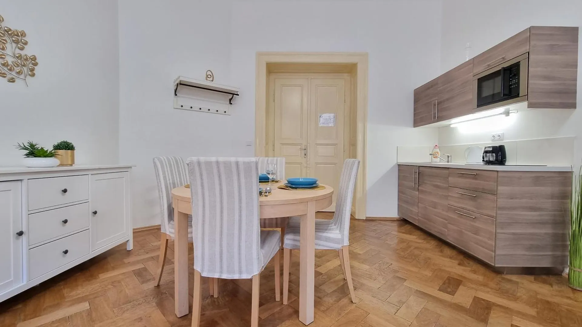 Finnem Rentals Tyrsova Prag Daire
